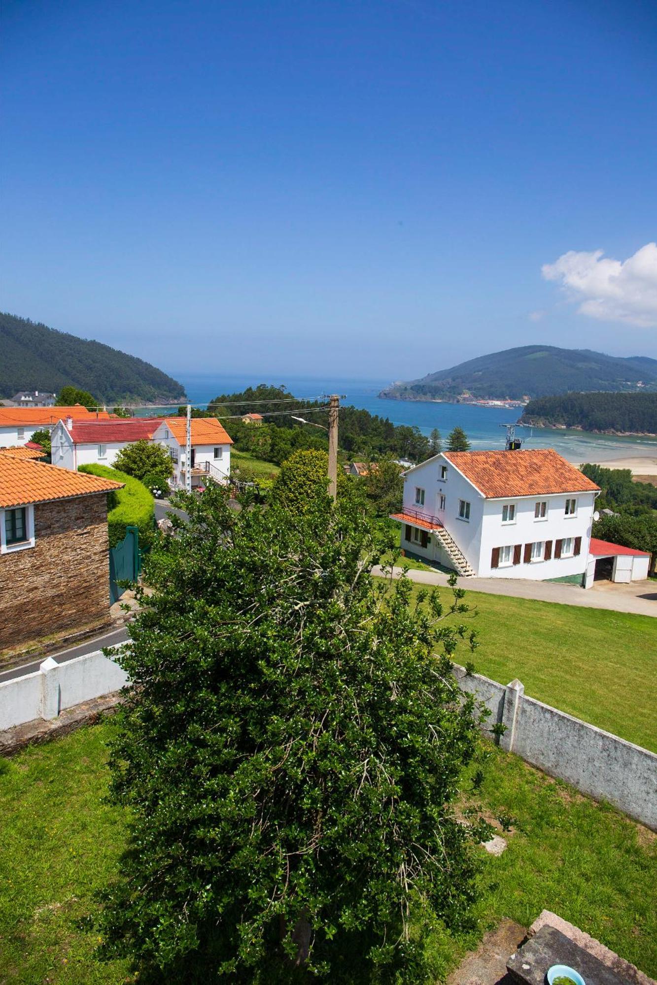 Beachfront Surf & Holiday House, Charming & Quiet Villarrube Exterior photo
